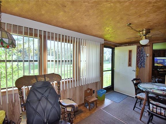 4th image of 403 Waterview Dr