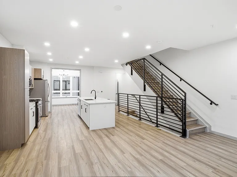 University Hills Townhomes — Photo 5