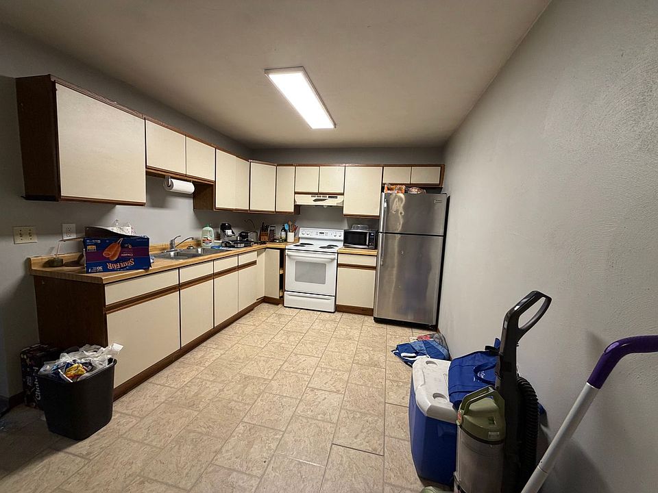 1st image of 410 10th St N APT 8
