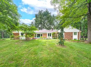 717 W Shiawassee Ave, Fenton, MI 48430