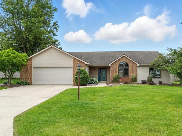 9705 White Hill Ct, Fort Wayne, IN 46804