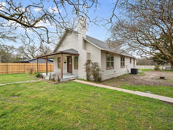 2nd image of 200 Roberts Rd