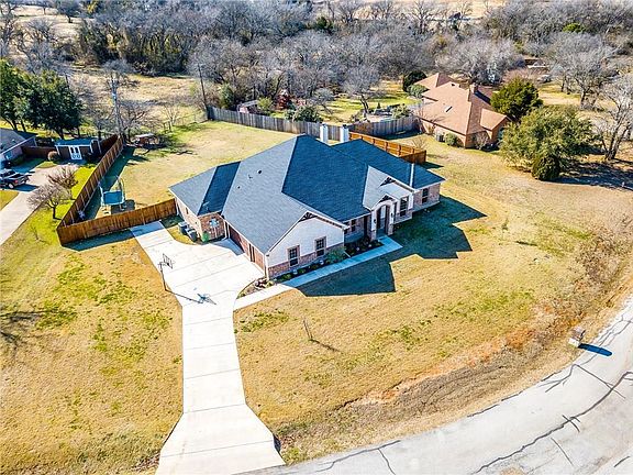 4th image of 506 Roaring Springs Dr