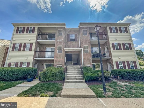 14800 Rydell Rd APT 301, Centreville, VA 20121
