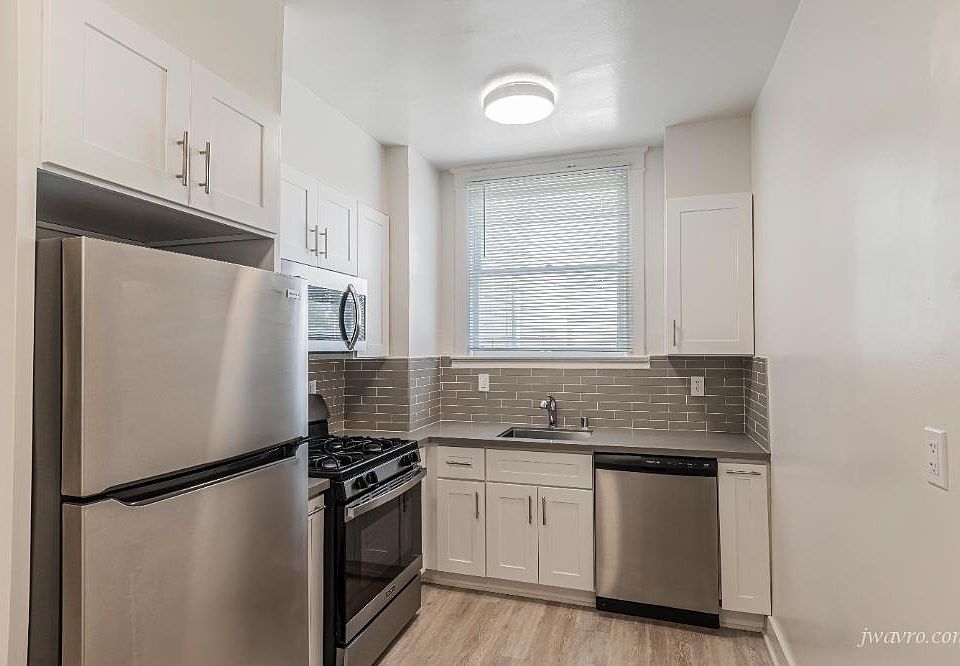 1st image of 80 7th Ave #11J