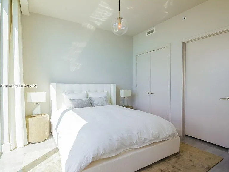 2900 NE 7th Ave #3007 — Photo 12