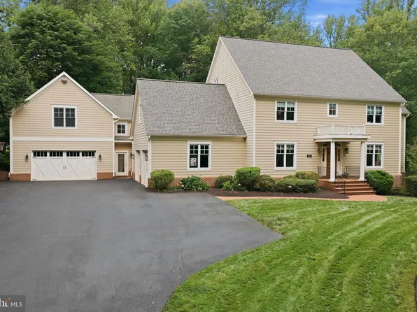 2608 Hunter Mill Rd, Oakton, VA 22124