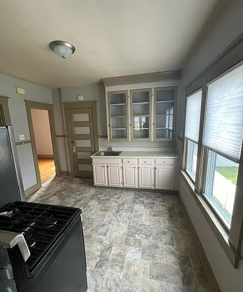 521 Humboldt Pkwy #2 — Photo 4