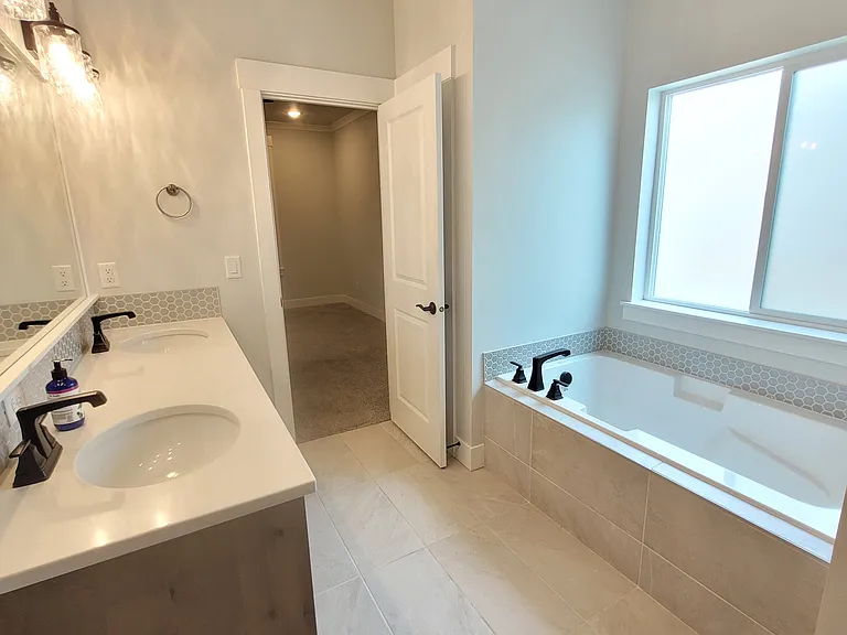 1768 W Crosswind St — Photo 19