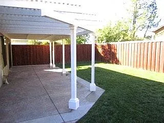 4 bed, 1993 sqft, $4,050 — Photo 2