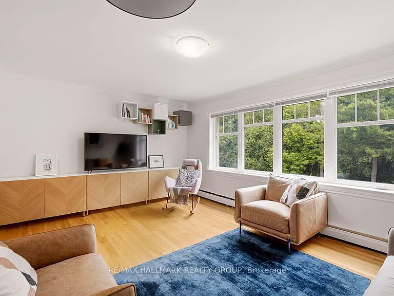 34 Lavergne St #3 — Photo 6