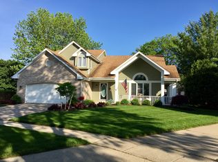 678 Sacramento Ct, Elgin, IL 60123