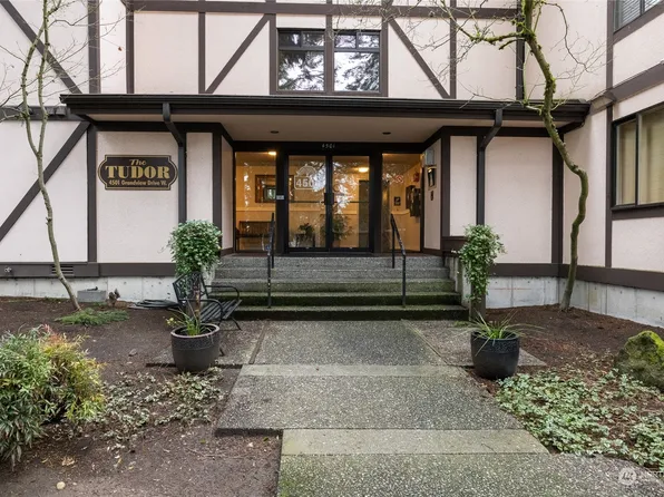 4501 Grandview Drive W #T-204, University Place, WA 98466