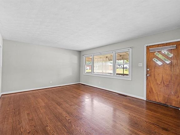 5th image of 1217 Oleander Ave