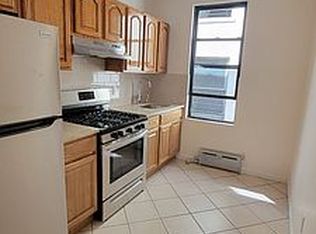 30-43 34th St #3R, Astoria, NY 11103