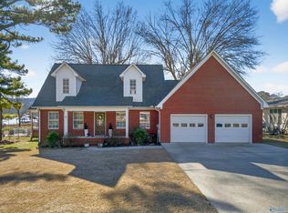 2505 Meadow Wood Cir, Guntersville, AL 35976