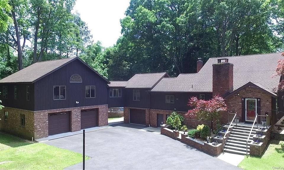 1st image of 13 Inwood Ln W