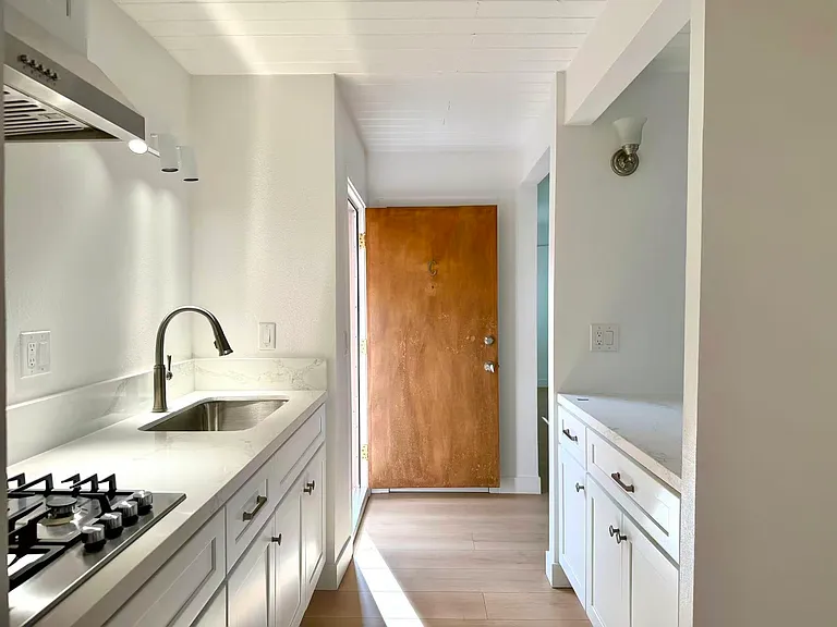 4334.5 Cypress Ave #C — Photo 3