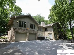 9789 Frederick Cir, Omaha, NE 68124