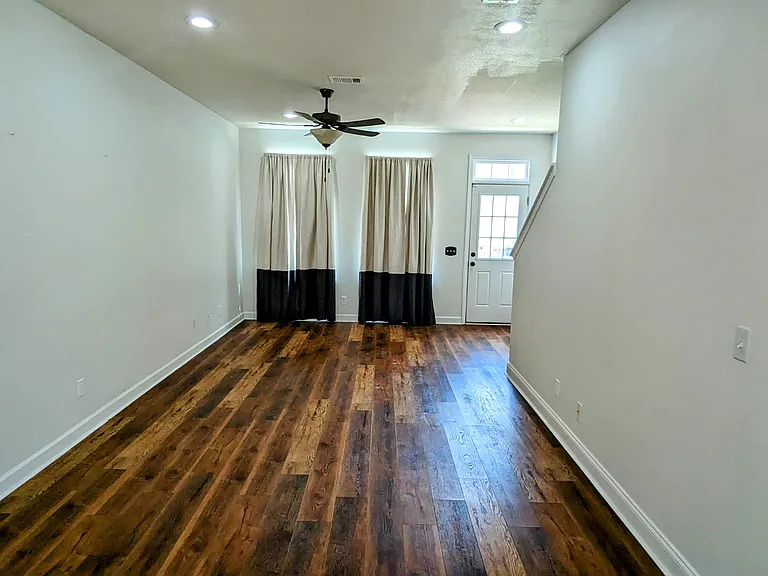 605 Atkinson Dr — Photo 3