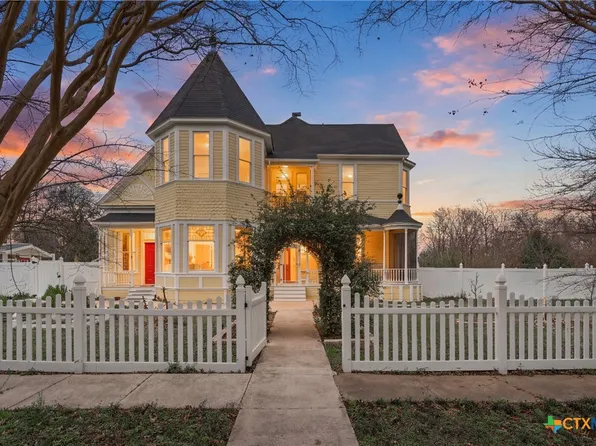 300 Estelle Rice Dr, Moody, TX 76557