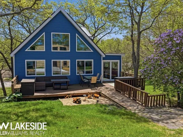 5815 Oak Pointe Dr, Caseville, MI 48725