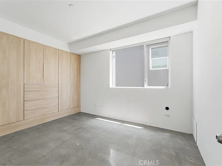 404 Grand Blvd — Photo 36