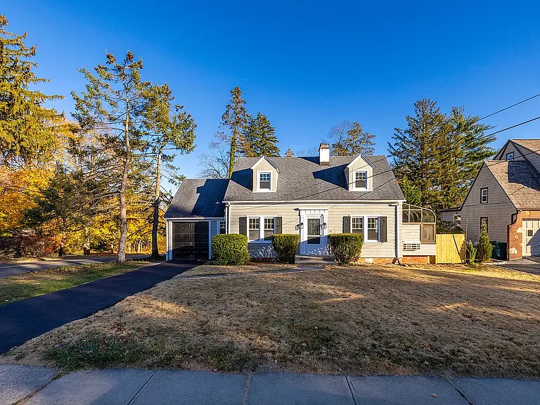 51 Hepburn Rd — Photo 29
