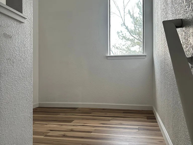 526 Kenbrook Ct — Photo 15