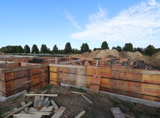 932 Sharp Dr, Plano, IL 60545