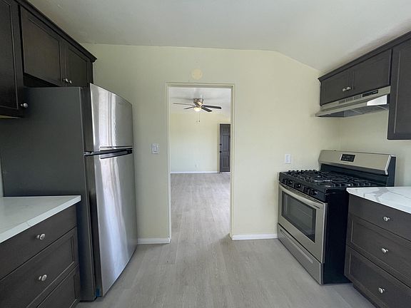 4th image of 4034 Mississippi St