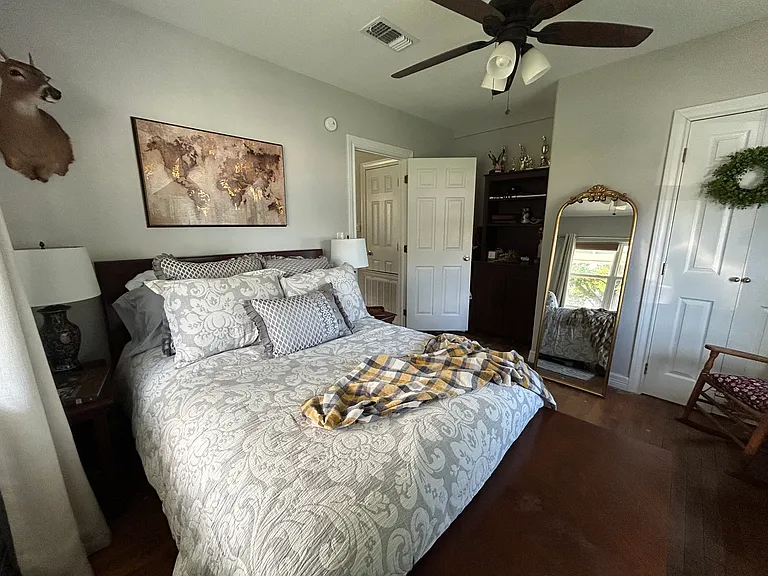 712 Hale St — Photo 23