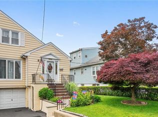 11 Ronalds Ln, New Rochelle, NY 10801