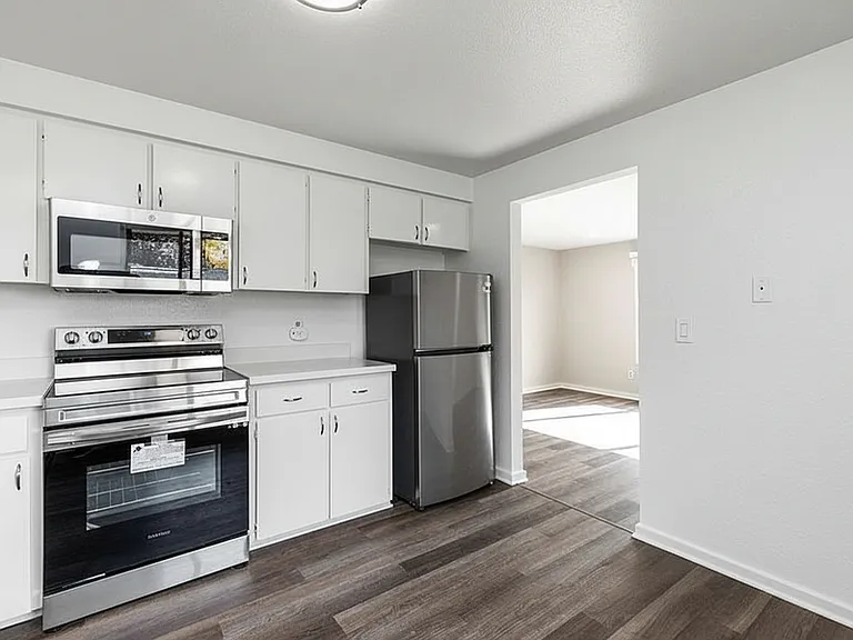 3618 Lombard Ave #202 — Photo 8