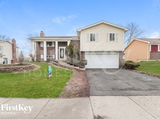 135 Oriole Rd, Matteson, IL 60443