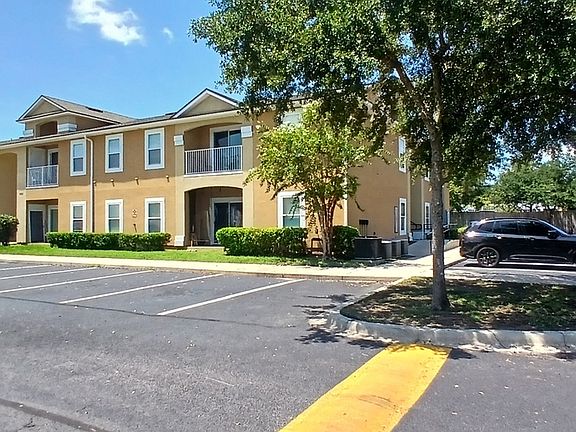 3rd image of 6915 Ortega Woods Dr