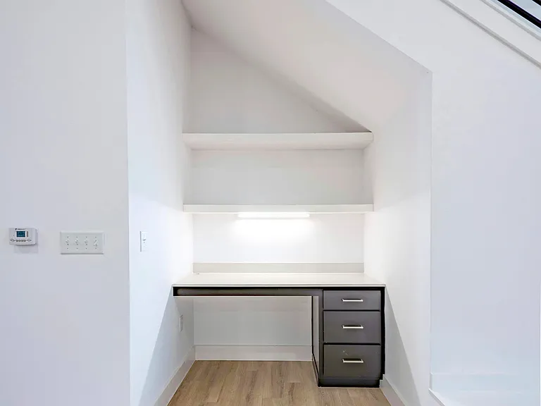215 SE 34th St — Photo 15