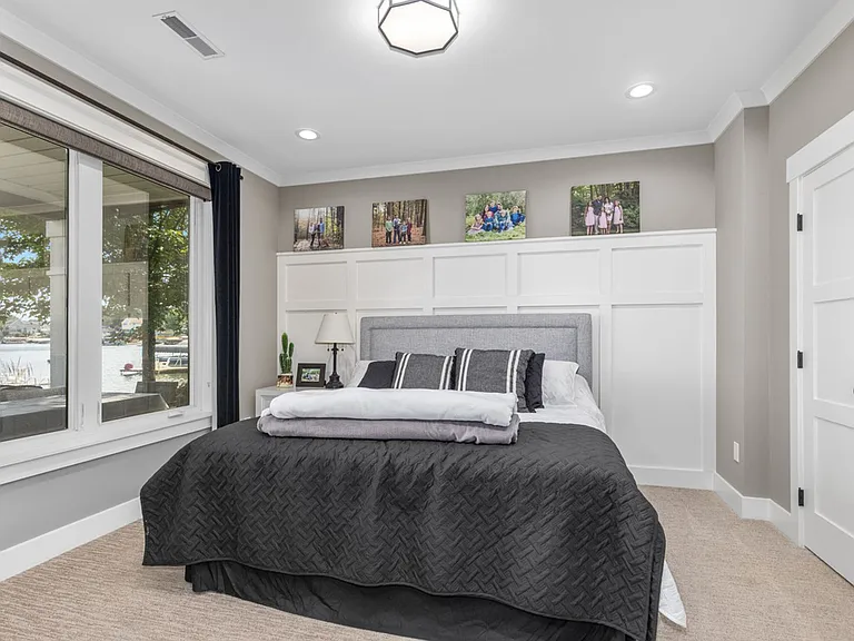 7002 Silver Lake Dr NE — Photo 26