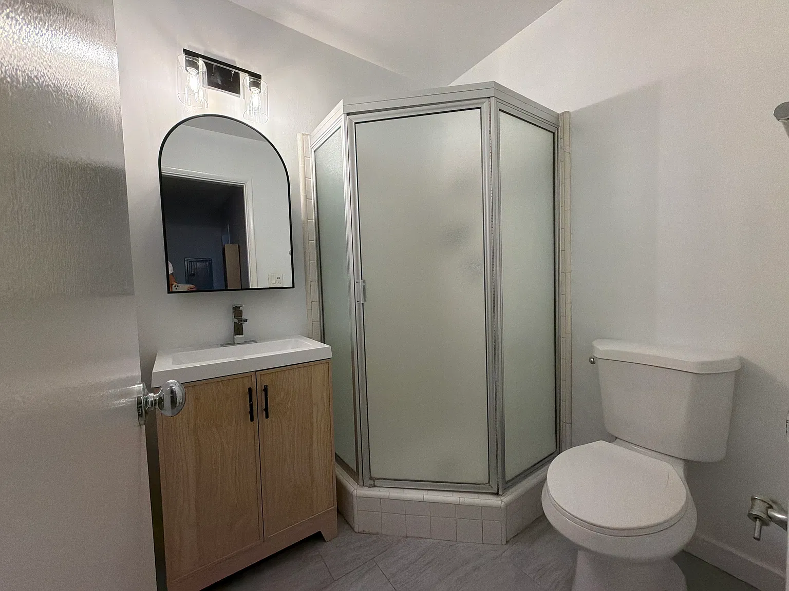 3 bed, 1100 sqft, $3,195 — Photo 3