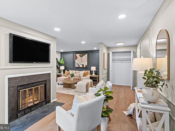 2nd image of 13128 Wonderland Way #22-301