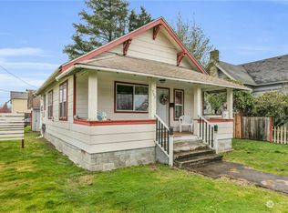 702 4th St NW, Puyallup, WA