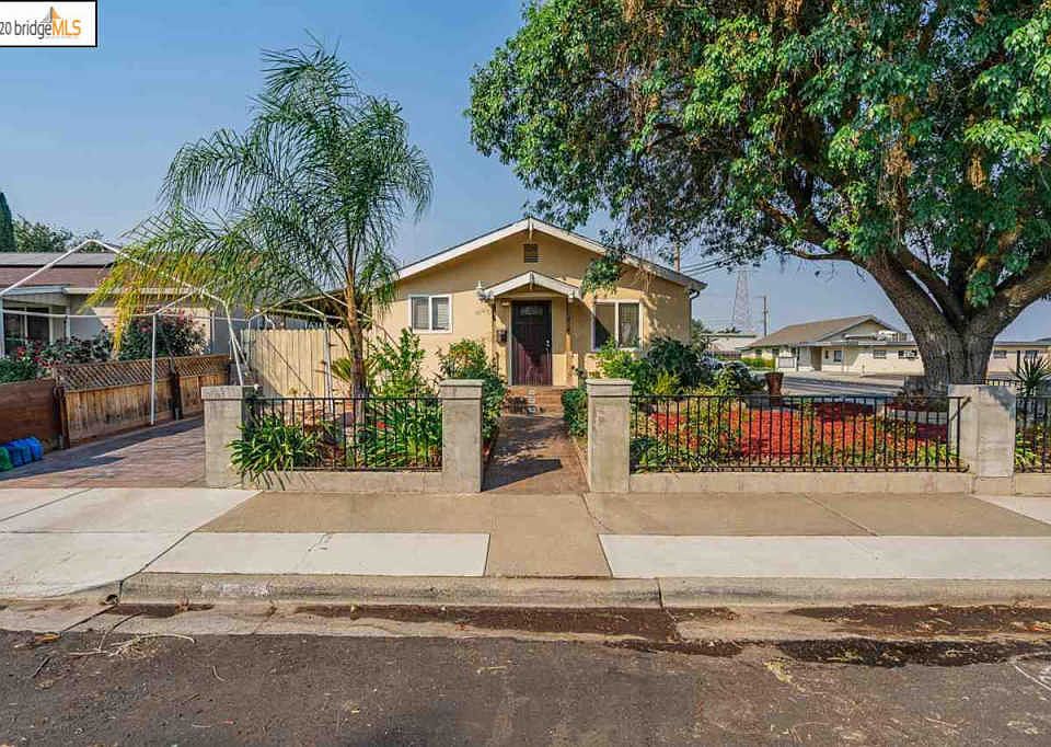 1st image of 2700 Dolores St