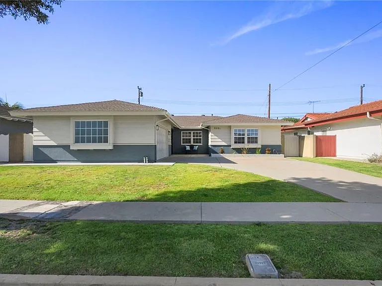 6091 Kimberly Dr — Photo 2
