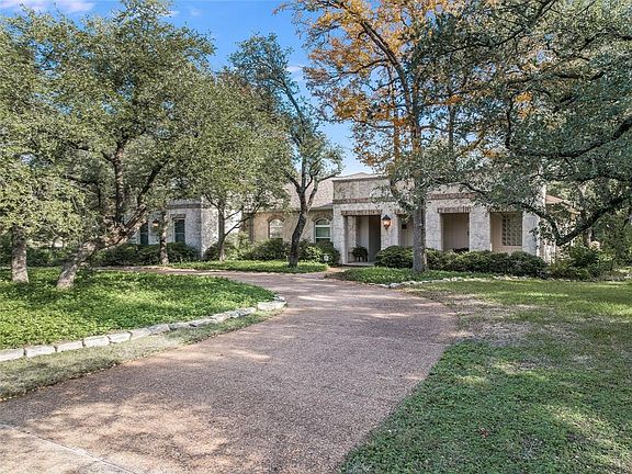 3rd image of 2604 Chitina Ct