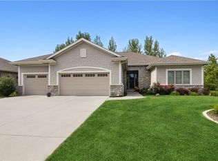 14823 Brookview Dr, Urbandale, IA 50323