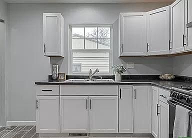 5th image of 2232 S 42nd St