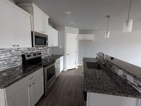 5th image of 1302 N Clinton Ave #B