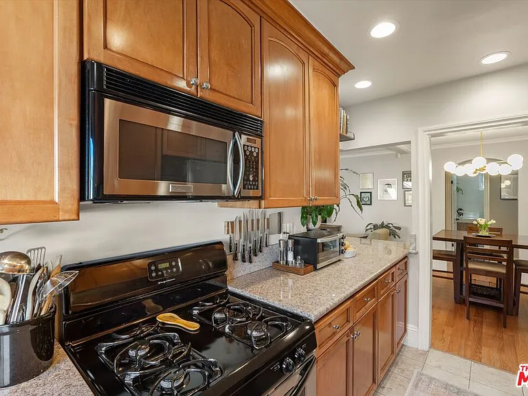 14934 Dickens St #7 — Photo 9