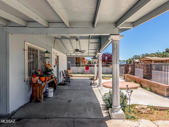 3rd image of 453 E Calle Socorro