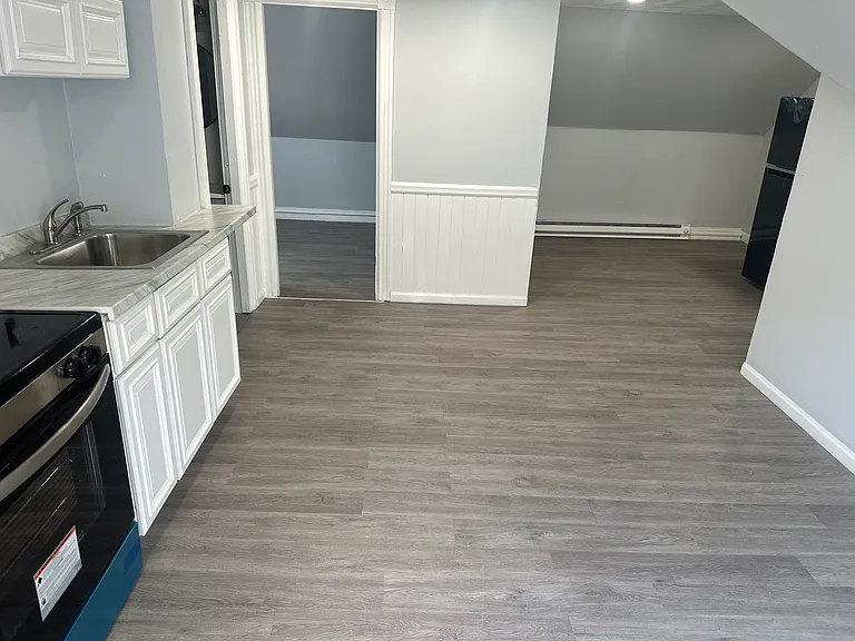 34 Fletcher St #4 — Photo 4